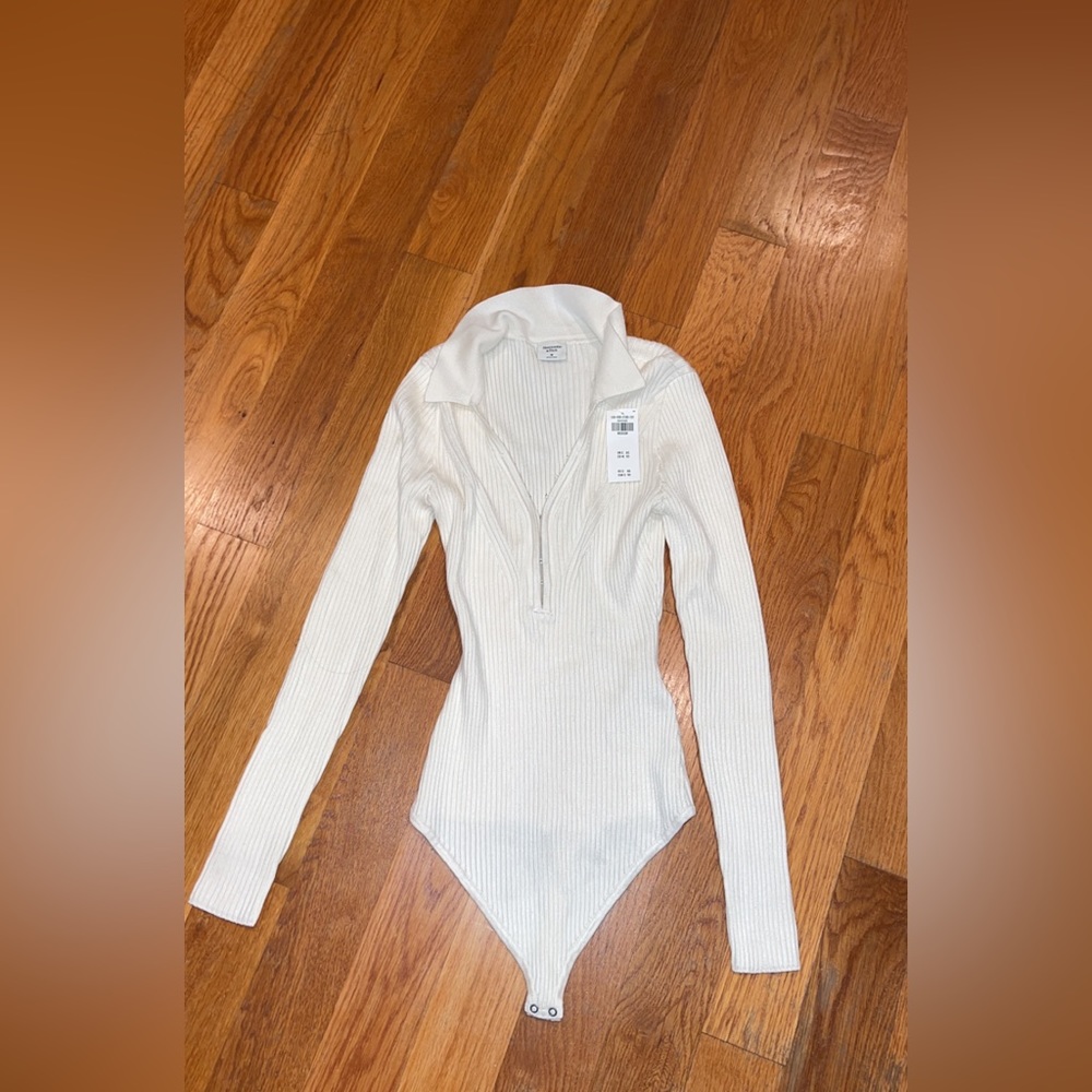 Abercombie & fitch hook eye body suit medium